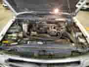 1996 Chevrolet Blazer z VIN 1GNDT13W7T2212358, wystawiony jako Copart lot #88707475 z przebiegiem 255 282 mil mil oraz Szkoda całkowita • Salvage title. Historia ofert i sprzedaży dostępna na DreamBid. Obrazek 12.