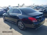 ✅ 2017 Mercedes-Benz C 300 • VIN: 55SWF4JB8HU192733 • Lot: 43550569. Wystawiony na IAAI z przebiegiem 141 662 mil. Bezpłatny archiwum sprzedaży aukcyjnych z USA i szczegółowy raport historii pojazdu na DreamBid. Zdjęcie 3.