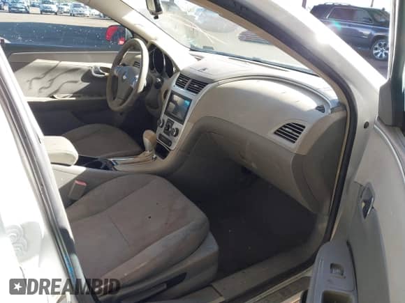 2010 Chevrolet Malibu 1LT z VIN 1G1ZC5EB3AF214333, wystawiony jako IAAI lot #43444771 z przebiegiem 161 794 mil mil oraz . Historia ofert i sprzedaży dostępna na DreamBid. Obrazek 5.