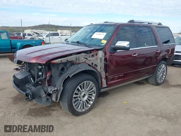 ✅ 2015 Lincoln Navigator • VIN: 5LMJJ2JT4FEJ12021 • Lot: 41880471. Wystawiony na IAAI z przebiegiem 104 979 mil. Bezpłatny archiwum sprzedaży aukcyjnych z USA i szczegółowy raport historii pojazdu na DreamBid. Zdjęcie 19.