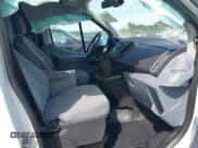 ✅ 2018 Ford Transit • VIN: 1FTYR2YM3JKB17637 • Lot: 42281111. Wystawiony na IAAI z przebiegiem 140 894 mil. Bezpłatny archiwum sprzedaży aukcyjnych z USA i szczegółowy raport historii pojazdu na DreamBid. Zdjęcie 5.
