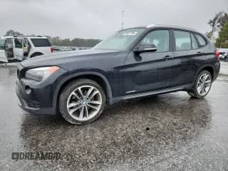 ✅ 2015 BMW X1 xDrive28i • VIN: WBAVL1C53FVY39711 • Lot: 90137785. Listed on Copart with 157,346 mi. Free auction sales archive from the USA and detailed vehicle history report at DreamBid. Image 1.
