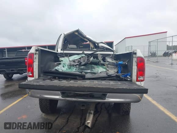 2006 Dodge 3500 SLT z VIN 3D7LX38C26G250519, wystawiony jako IAAI lot #41505407 z przebiegiem Nie podano mil oraz . Historia ofert i sprzedaży dostępna na DreamBid. Obrazek 15.