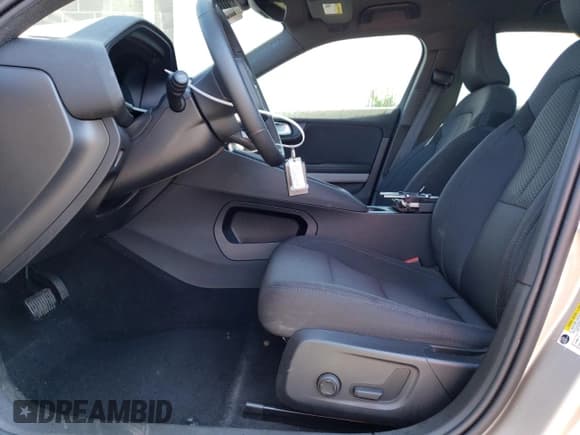 ✅ 2023 Polestar 2 • VIN: YSMEG3KA7PL143419 • Лот: 69991614. Опубликован ранее на Copart с пробегом 30 552 миль. Бесплатный доступ к архиву аукционных продаж из США и подробный отчёт об истории автомобиля на DreamBid. Изображение 7.