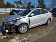 ✅ 2022 Hyundai Accent SE • VIN: 3KPC24A62NE171574 • Лот: 45521815. Опубликован ранее на Copart с пробегом 54 304 миль. Бесплатный доступ к архиву аукционных продаж из США и подробный отчёт об истории автомобиля на DreamBid. Изображение 1.
