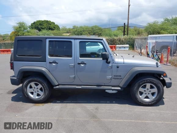 ✅ 2016 Jeep Wrangler Unlimited Freedom • VIN: 1C4BJWDG7GL109953 • Lot: 42140111. Listed on IAAI with 24,570 mi. Free auction sales archive from the USA and detailed vehicle history report at DreamBid. Image 13.