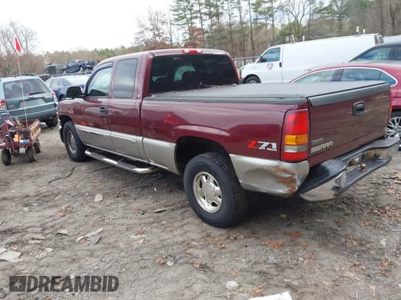 ✅ 2003 GMC Sierra 1500 SLT • VIN: 2GTEK19T131395656 • Lot: 43662563. Wystawiony na IAAI z przebiegiem 249 009 mil. Bezpłatny archiwum sprzedaży aukcyjnych z USA i szczegółowy raport historii pojazdu na DreamBid. Zdjęcie 3.