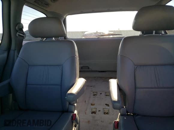 ✅ 2002 Toyota Sienna LE • VIN: 4T3ZF13C12U417417 • Lot: 70251214. Listed on Copart with 178,215 mi. Free auction sales archive from the USA and detailed vehicle history report at DreamBid. Image 10.