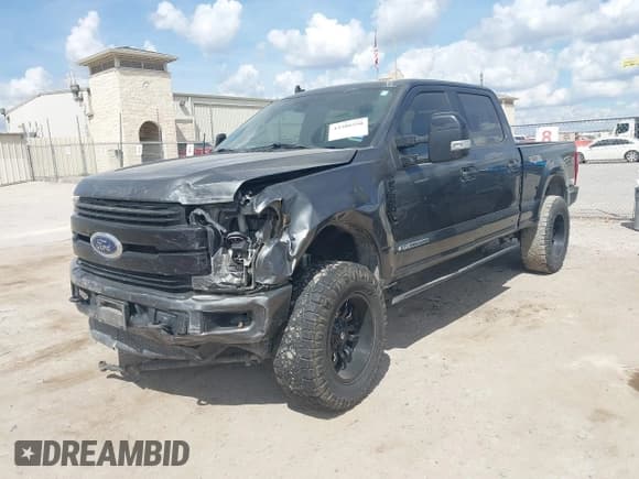 ✅ 2019 Ford F-250 XL • VIN: 1FT7W2BT5KEG38525 • Lot: 43388550. Wystawiony na IAAI z przebiegiem 151 304 mil. Bezpłatny archiwum sprzedaży aukcyjnych z USA i szczegółowy raport historii pojazdu na DreamBid. Zdjęcie 2.