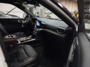 ✅ 2020 Ford Explorer XLT • VIN: 1FMSK8DH2LGA21411 • Lot: 41605079. Wystawiony na IAAI z przebiegiem 74 795 mil. Bezpłatny archiwum sprzedaży aukcyjnych z USA i szczegółowy raport historii pojazdu na DreamBid. Zdjęcie 5.