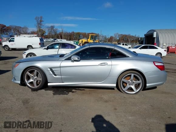 ✅ 2013 Mercedes-Benz SL 550 • VIN: WDDJK7DA7DF011788 • Lot: 43500011. Wystawiony na IAAI z przebiegiem 153 895 mil. Bezpłatny archiwum sprzedaży aukcyjnych z USA i szczegółowy raport historii pojazdu na DreamBid. Zdjęcie 14.