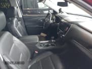 ✅ 2018 Chevrolet Traverse Premier • VIN: 1GNEVJKW1JJ215615 • Лот: 43126180. Опубликован ранее на IAAI с пробегом 161 271 миль. Бесплатный доступ к архиву аукционных продаж из США и подробный отчёт об истории автомобиля на DreamBid. Изображение 5.