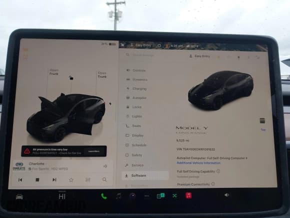 ✅ 2024 Tesla Model Y • VIN: 7SAYGDEDXRF091832 • Lot: 43562899. Wystawiony na IAAI z przebiegiem 9 525 mil. Bezpłatny archiwum sprzedaży aukcyjnych z USA i szczegółowy raport historii pojazdu na DreamBid. Zdjęcie 7.