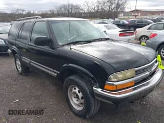 1998 Chevrolet Blazer LT with VIN 1GNDT13W1W2174436, listed as a IAAI auction lot 41212378 with Not provided miles and . Bid and sale history available at DreamBid. Image 1.