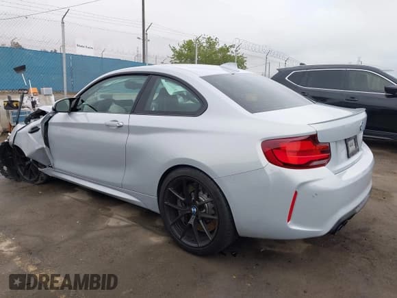 ✅ 2021 BMW M2 Competition • VIN: WBS2U7C01M7H72081 • Lot: 42195331. Wystawiony na IAAI z przebiegiem 22 728 mil. Bezpłatny archiwum sprzedaży aukcyjnych z USA i szczegółowy raport historii pojazdu na DreamBid. Zdjęcie 3.