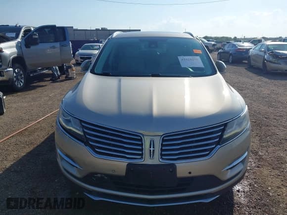 ✅ 2017 Lincoln MKC Reserve • VIN: 5LMCJ3C94HUL02474 • Lot: 43416290. Wystawiony na IAAI z przebiegiem 81 497 mil. Bezpłatny archiwum sprzedaży aukcyjnych z USA i szczegółowy raport historii pojazdu na DreamBid. Zdjęcie 12.