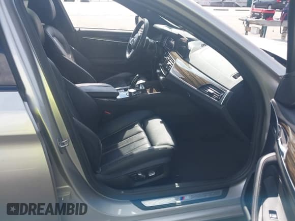 ✅ 2018 BMW 5 Series 530i • VIN: WBAJA5C57JG900132 • Lot: 43756247. Listed on IAAI with 81,977 mi. Free auction sales archive from the USA and detailed vehicle history report at DreamBid. Image 5.