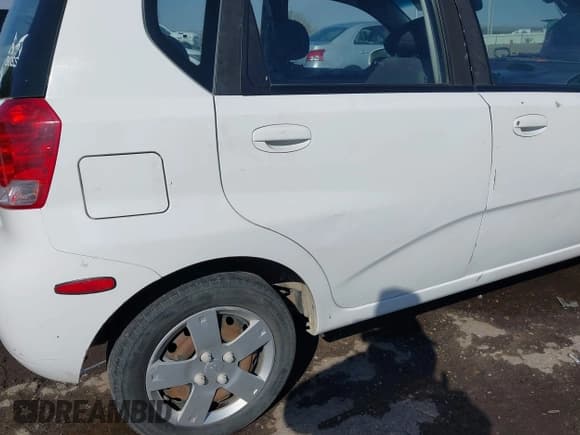 ✅ 2008 Chevrolet Aveo LS • VIN: KL1TD66608B226661 • Lot: 43409929. Wystawiony na IAAI z przebiegiem 152 957 mil. Bezpłatny archiwum sprzedaży aukcyjnych z USA i szczegółowy raport historii pojazdu na DreamBid. Zdjęcie 6.