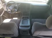 ✅ 2006 Chevrolet Silverado 2500HD LT1 • VIN: 1GCHC23206F130191 • Лот: 65751955. Опубликован ранее на Copart с пробегом 110 163 миль. Бесплатный доступ к архиву аукционных продаж из США и подробный отчёт об истории автомобиля на DreamBid. Изображение 8.