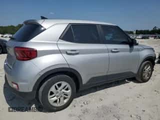 2022 Hyundai Venue SE with VIN KMHRB8A36NU200062, listed as a Copart auction lot 70678224 with 61,806 mi miles and Salvage title. Bid and sale history available at DreamBid. Image 3.