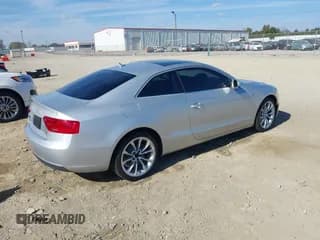 ✅ 2013 Audi A5 Premium Plus • VIN: WAULFAFRXDA001936 • Лот: 43442548. Опубликован ранее на IAAI с пробегом 85 379 миль. Бесплатный доступ к архиву аукционных продаж из США и подробный отчёт об истории автомобиля на DreamBid. Изображение 4.
