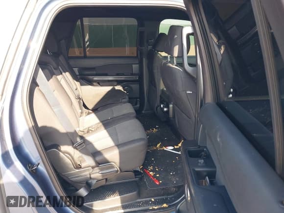 ✅ 2018 Ford Expedition Max XL • VIN: 1FMJK1GT5JEA50753 • Lot: 42374723. Wystawiony na IAAI z przebiegiem 104 605 mil. Bezpłatny archiwum sprzedaży aukcyjnych z USA i szczegółowy raport historii pojazdu na DreamBid. Zdjęcie 8.