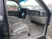 ✅ 2004 Chevrolet Suburban LT • VIN: 3GNFK16TX4G161475 • Лот: 42096671. Опубликован ранее на IAAI с пробегом 121 821 миль. Бесплатный доступ к архиву аукционных продаж из США и подробный отчёт об истории автомобиля на DreamBid. Изображение 5.