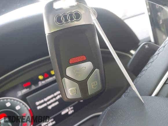 ✅ 2022 Audi Q5 S line Premium Plus • VIN: WA1EAAFY8N2057445 • Lot: 43866021. Wystawiony na IAAI z przebiegiem 29 496 mil. Bezpłatny archiwum sprzedaży aukcyjnych z USA i szczegółowy raport historii pojazdu na DreamBid. Zdjęcie 11.