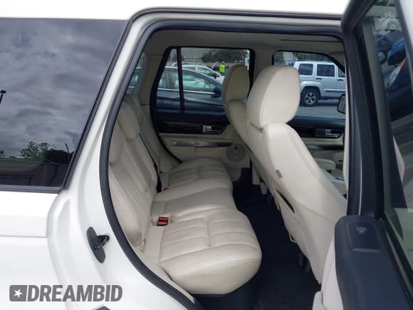 ✅ 2010 Land Rover Range Rover Sport SC • VIN: SALSH2E42AA224075 • Lot: 43176659. Wystawiony na IAAI z przebiegiem 129 476 mil. Bezpłatny archiwum sprzedaży aukcyjnych z USA i szczegółowy raport historii pojazdu na DreamBid. Zdjęcie 8.