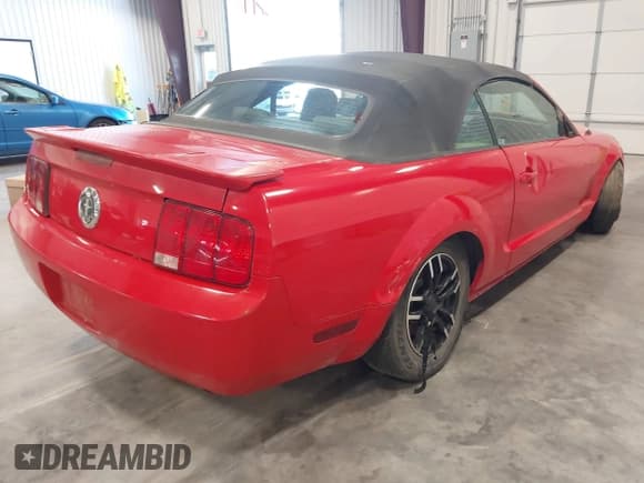 ✅ 2008 Ford Mustang Deluxe • VIN: 1ZVHT84N785134563 • Лот: 42647056. Опубликован ранее на IAAI с пробегом 130 875 миль. Бесплатный доступ к архиву аукционных продаж из США и подробный отчёт об истории автомобиля на DreamBid. Изображение 4.