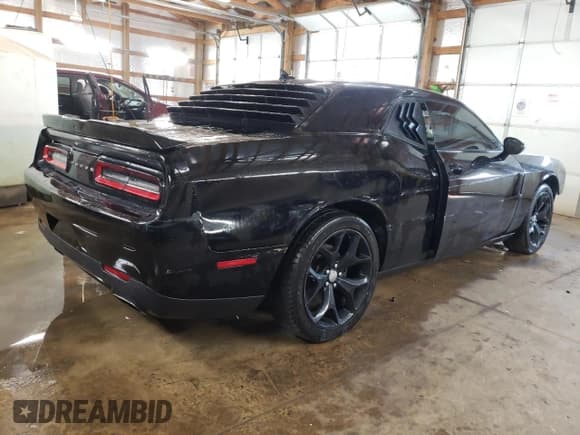 ✅ 2015 Dodge Challenger SXT Plus • VIN: 2C3CDZBG1FH707357 • Lot: 48311712. Wystawiony na Copart z przebiegiem 81 059 mil. Bezpłatny archiwum sprzedaży aukcyjnych z USA i szczegółowy raport historii pojazdu na DreamBid. Zdjęcie 4.