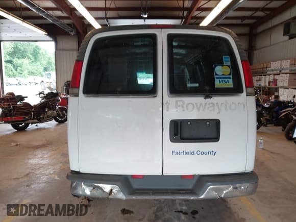 ✅ 1998 Chevrolet Chevy Van • VIN: 1GCGG25R1W1065455 • Лот: 42684155. Опубликован ранее на IAAI с пробегом 224 193 миль. Бесплатный доступ к архиву аукционных продаж из США и подробный отчёт об истории автомобиля на DreamBid. Изображение 16.