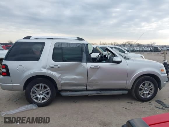 ✅ 2010 Ford Explorer Limited • VIN: 1FMEU7F89AUA84731 • Lot: 41585563. Wystawiony na IAAI z przebiegiem 142 598 mil. Bezpłatny archiwum sprzedaży aukcyjnych z USA i szczegółowy raport historii pojazdu na DreamBid. Zdjęcie 14.