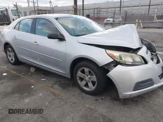 2013 Chevrolet Malibu LS z VIN 1G11B5SA4DF191791, wystawiony jako IAAI lot #43395752 z przebiegiem 112 173 mil mil oraz . Historia ofert i sprzedaży dostępna na DreamBid. Obrazek 1.