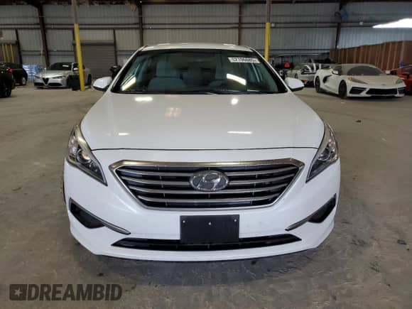 2016 Hyundai Sonata 2.4L z VIN 5NPE24AF8GH392331, wystawiony jako Copart lot #82196085 z przebiegiem 145 627 mil mil oraz Czysty tytuł • Clean title. Historia ofert i sprzedaży dostępna na DreamBid. Obrazek 5.