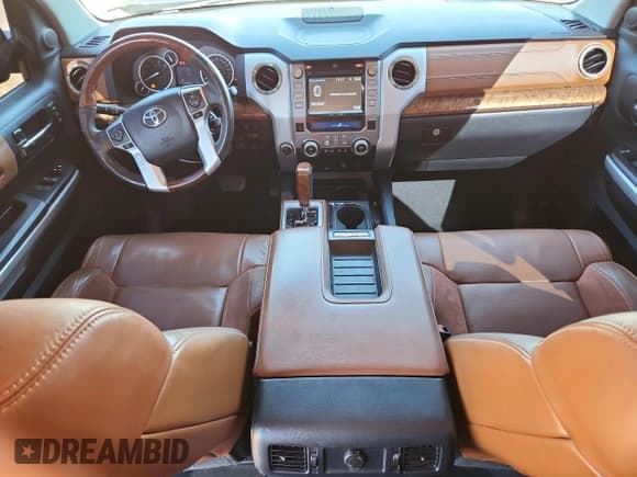 ✅ 2017 Toyota Tundra Platinum • VIN: 5TFAY5F12HX596063 • Lot: 89561185. Listed on Copart with 122,425 mi. Free auction sales archive from the USA and detailed vehicle history report at DreamBid. Image 8.