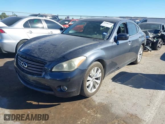 ✅ 2011 Infiniti M • VIN: JN1BY1AP0BM321716 • Lot: 43586245. Listed on IAAI with 250,935 mi. Free auction sales archive from the USA and detailed vehicle history report at DreamBid. Image 2.
