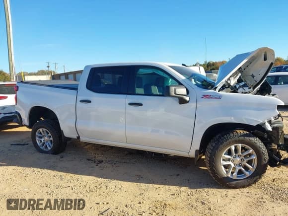 ✅ 2025 Chevrolet Silverado 1500 • VIN: 1GCUKAED7SZ276333 • Лот: 43591724. Опубликован ранее на IAAI с пробегом 8 475 миль. Бесплатный доступ к архиву аукционных продаж из США и подробный отчёт об истории автомобиля на DreamBid. Изображение 13.
