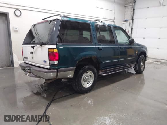 ✅ 1997 Ford Explorer XLT • VIN: 1FMDU35P3VUC49711 • Lot: 41414941. Wystawiony na IAAI z przebiegiem 249 309 mil. Bezpłatny archiwum sprzedaży aukcyjnych z USA i szczegółowy raport historii pojazdu na DreamBid. Zdjęcie 4.