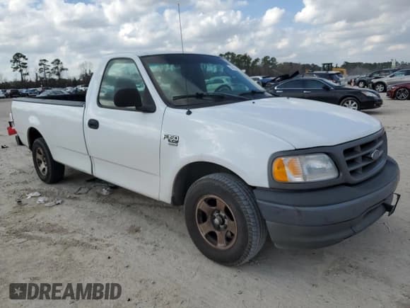 ✅ 2004 Ford F-150 XL • VIN: 2FTRF17W54CA88595 • Lot: 44064925. Listed on Copart with 347,802 mi. Free auction sales archive from the USA and detailed vehicle history report at DreamBid. Image 4.