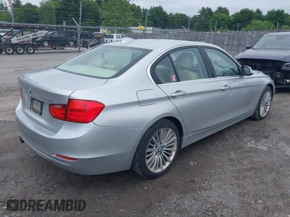 ✅ 2013 BMW 3 Series 328i xDrive • VIN: WBA3B3C57DF530191 • Lot: 42517863. Listed on IAAI with 71,410 mi. Free auction sales archive from the USA and detailed vehicle history report at DreamBid. Image 4.