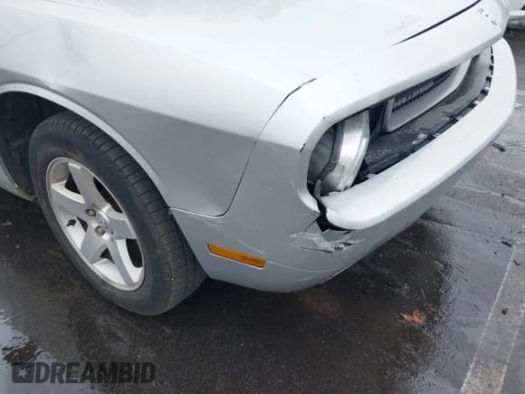 ✅ 2010 Dodge Challenger SE • VIN: 2B3CJ4DV1AH102512 • Lot: 40784408. Wystawiony na IAAI z przebiegiem 204 223 mil. Bezpłatny archiwum sprzedaży aukcyjnych z USA i szczegółowy raport historii pojazdu na DreamBid. Zdjęcie 6.