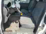 2015 Nissan Frontier S z VIN 1N6BD0CT2FN702395, wystawiony jako Copart lot #69367785 z przebiegiem 204 396 mil mil oraz Czysty tytuł • Clean title. Historia ofert i sprzedaży dostępna na DreamBid. Obrazek 7.