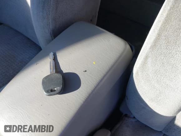 ✅ 2008 Toyota Corolla S • VIN: 1NXBR32E58Z945115 • Lot: 43492727. Wystawiony na IAAI z przebiegiem 205 065 mil. Bezpłatny archiwum sprzedaży aukcyjnych z USA i szczegółowy raport historii pojazdu na DreamBid. Zdjęcie 11.