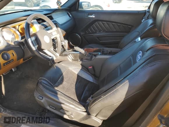 ✅ 2010 Ford Mustang V6 • VIN: 1ZVBP8EN9A5163853 • Lot: 90596055. Listed on Copart with 90,252 mi. Free auction sales archive from the USA and detailed vehicle history report at DreamBid. Image 7.