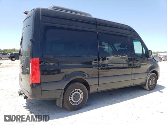 ✅ 2024 Mercedes-Benz Sprinter • VIN: W1Z4NFHYXRP650336 • Lot: 53669065. Wystawiony na Copart z przebiegiem 12 256 mil. Bezpłatny archiwum sprzedaży aukcyjnych z USA i szczegółowy raport historii pojazdu na DreamBid. Zdjęcie 3.