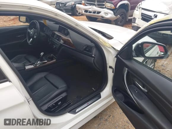 ✅ 2013 BMW 3 Series 335i • VIN: WBA3A9C52DF475994 • Lot: 42664333. Listed on IAAI with 63,864 mi. Free auction sales archive from the USA and detailed vehicle history report at DreamBid. Image 5.