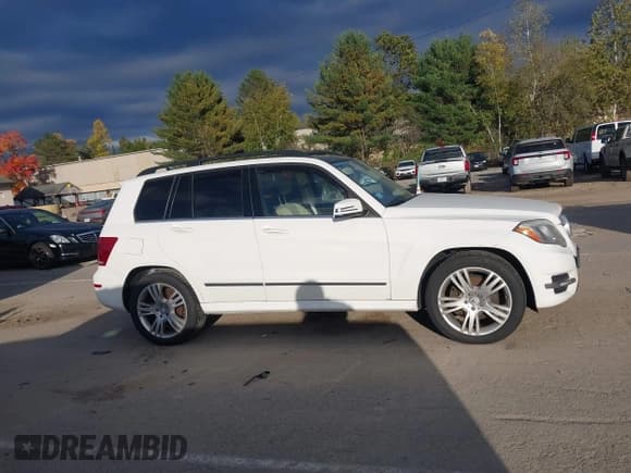 ✅ 2015 Mercedes-Benz GLK 350 • VIN: WDCGG8JB4FG426325 • Лот: 43326738. Опубликован ранее на IAAI с пробегом 132 851 миль. Бесплатный доступ к архиву аукционных продаж из США и подробный отчёт об истории автомобиля на DreamBid. Изображение 13.