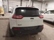 ✅ 2016 Jeep Cherokee Limited • VIN: 1C4PJMDS3GW349949 • Lot: 41227866. Wystawiony na IAAI z przebiegiem 95 207 mil. Bezpłatny archiwum sprzedaży aukcyjnych z USA i szczegółowy raport historii pojazdu na DreamBid. Zdjęcie 16.