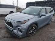 ✅ 2023 Toyota Highlander Hybrid XLE • VIN: 5TDKBRCH3PS119452 • Lot: 43311561. Listed on IAAI with 24,779 mi. Free auction sales archive from the USA and detailed vehicle history report at DreamBid. Image 2.